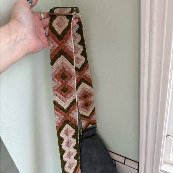 Boutique over the shoulder bag. Worn once. Great condition - Picture 6 of 8